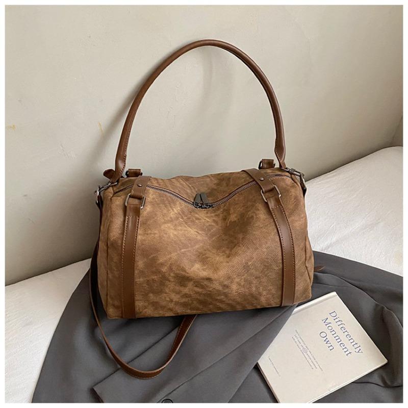 

High-value pillow bag women s large-capacity autumn new bag casual simple shoulder messenger bag коричневий