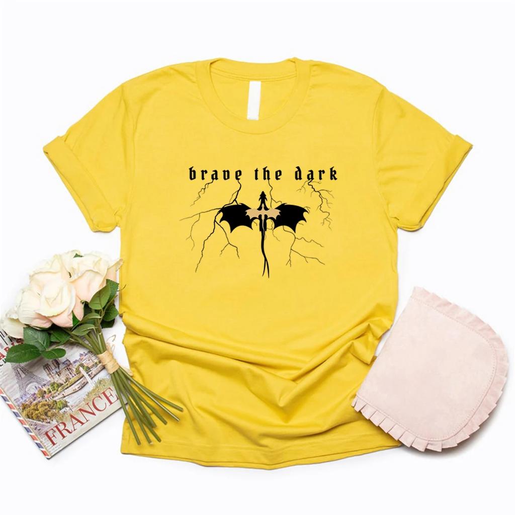 Onyx Storm Brave The Dark Tshirts Dragon Booklover Dark Academia Shirt Unisex Women Short Sleeve T Shirts Vintage Fourth Wing Tee