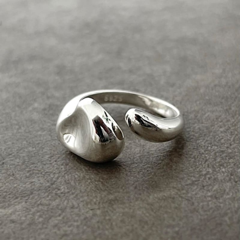 moire_ Bold pebble ring