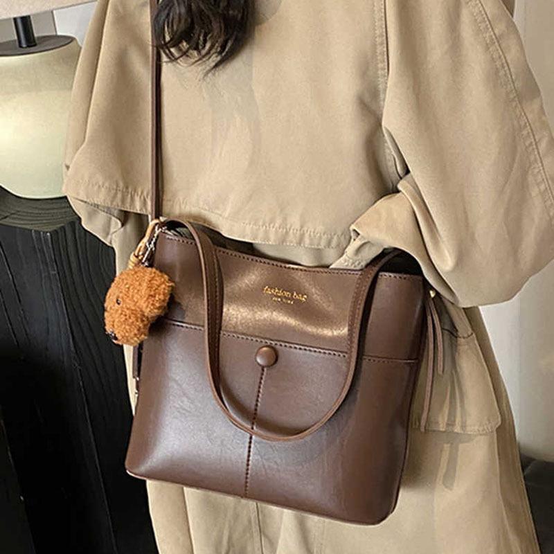 Bucket Bag Leather Women'S Bag Large Capacity Retro Shoulder Messenger Bag Commuter Bag Luggage