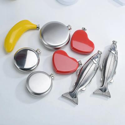 Love Heart Shape Hip Flask 4-5oz Red Heart Design Banana Hip Flask Lips Shape Creative Small Flagon