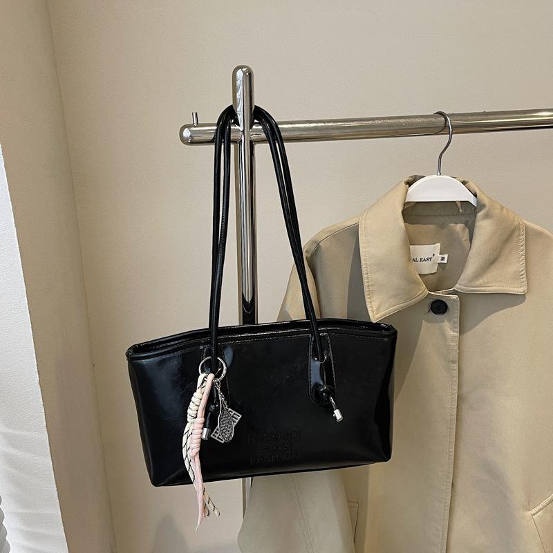 Premium Texture Large-capacity Bag Women's New Fashion Commuter Shoulder Bag Versatile Portable Tote Bag