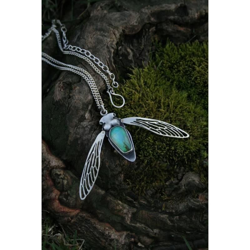 Autumn 2025 Animal Crystal Necklace With Alloy Pendant For Unisex Jewelry Cicada