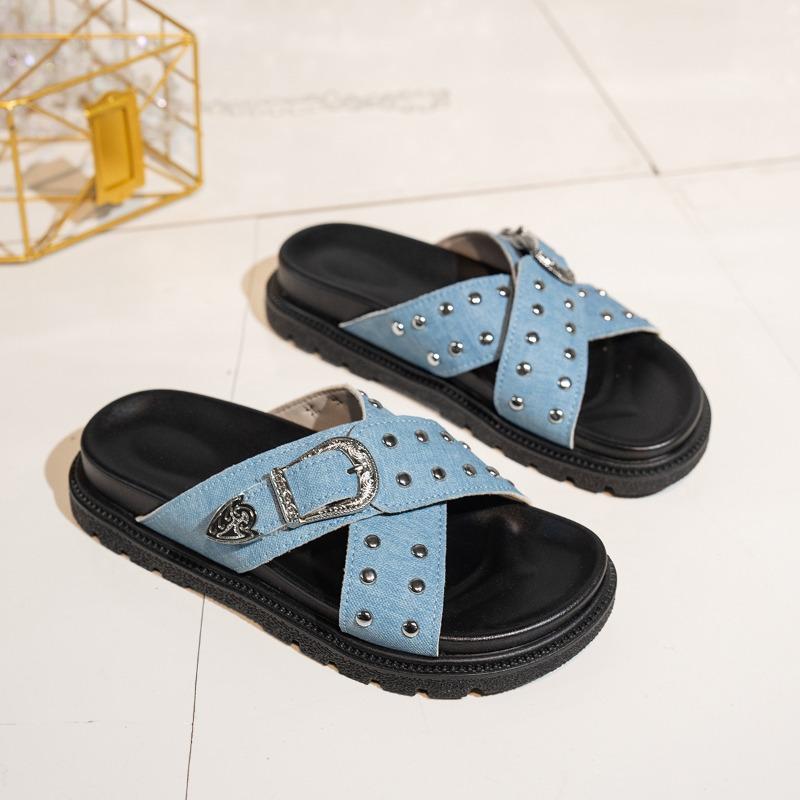 

Летние новые шлепанцы на платформе женские с круглым носком, открытым носком, заклепками, металлической пряжкой, противоскользящие, износостойкие, сандалии на плоской подошве 41 небесно-голубой