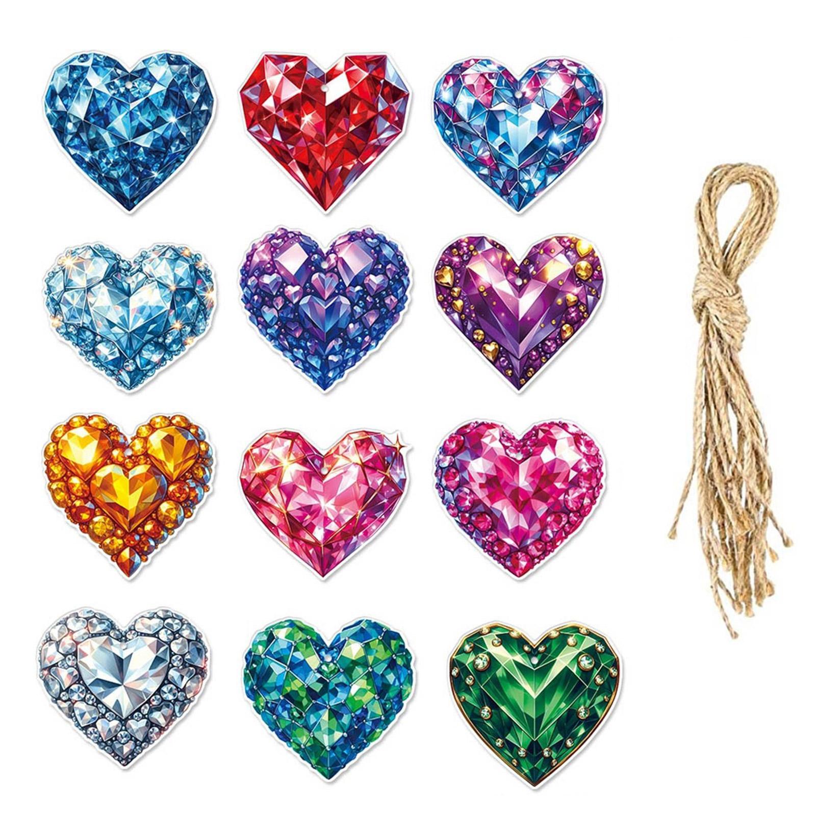 

Набор из 12 подвесных украшений в форме сердца на День святого Валентина для пар и семей. Прочные и легко подвешиваются.