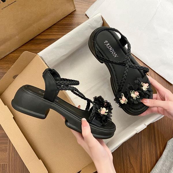

Fashion Clogs With Heel Roman Sandals Retro Woman Shoes 2025 Summer All-Match Thick Gladiator Original Flat Clear Girls New Wedge Floral 35