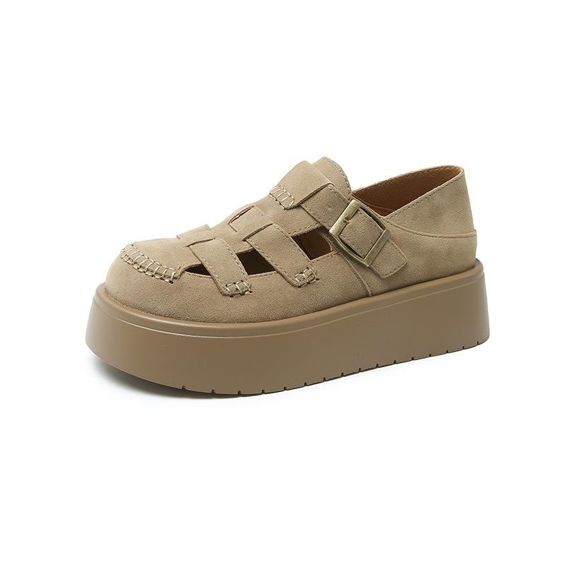 Two women wearing bag head sandals summer new thick-soled muffin lazy woman with one foot pedal hole