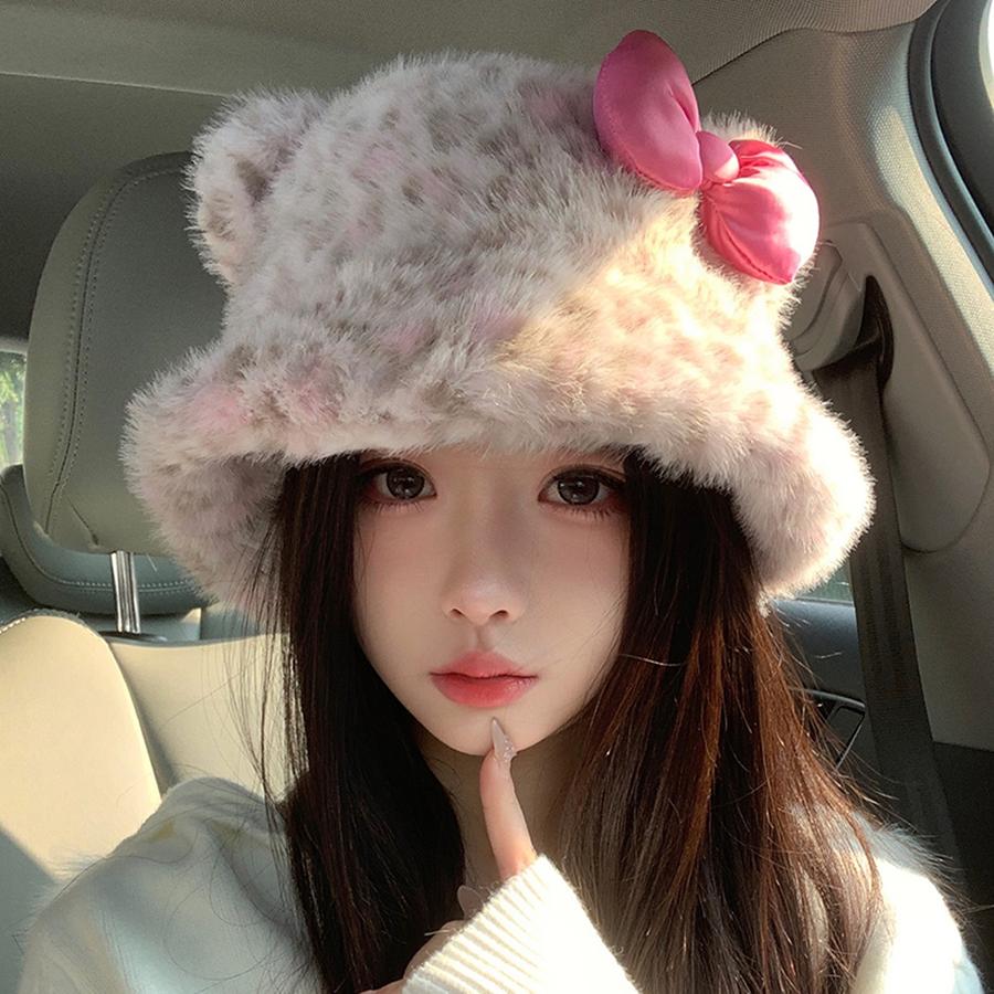 Leopard Print Bow KT Cat Plush Fisherman Hat for Women, Cute, Face-Slimming, Warm and Cold-Resistant Bucket Hat for Autumn and Winter