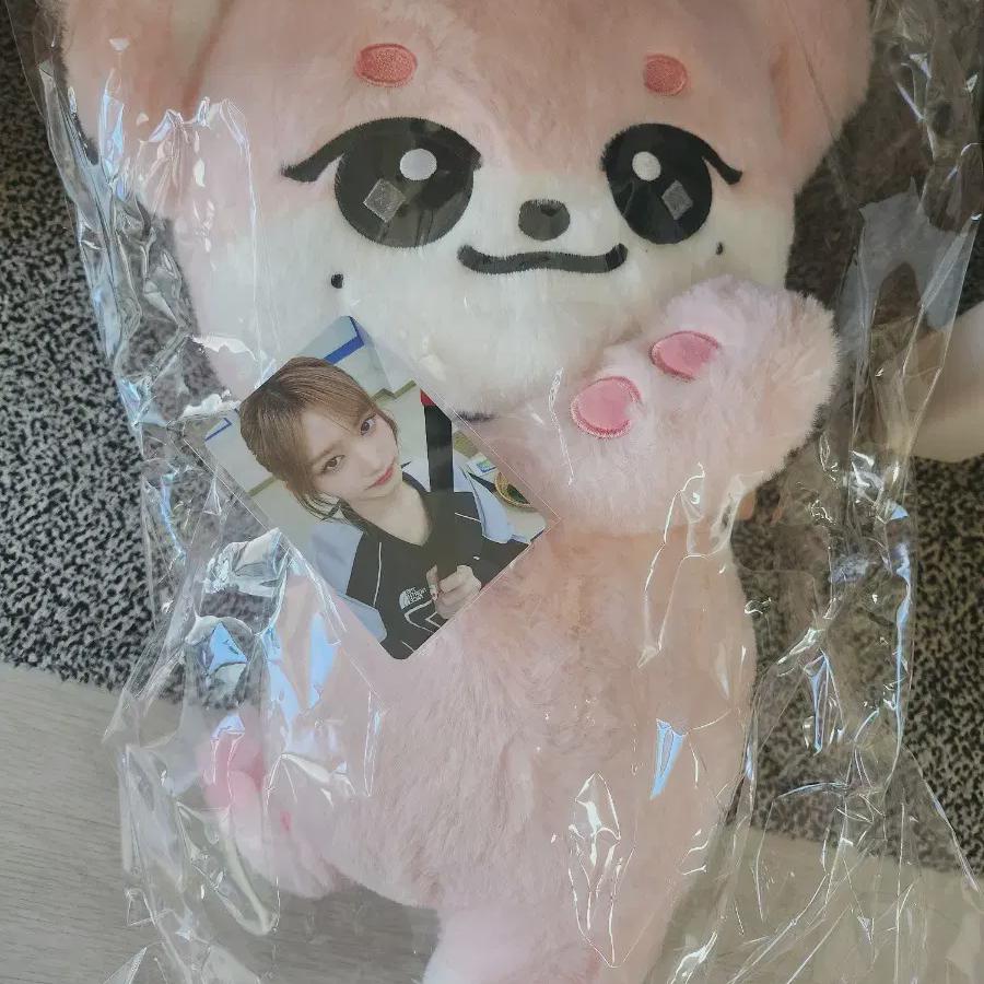 

Minive Popup Store Leeseo Hug Bag