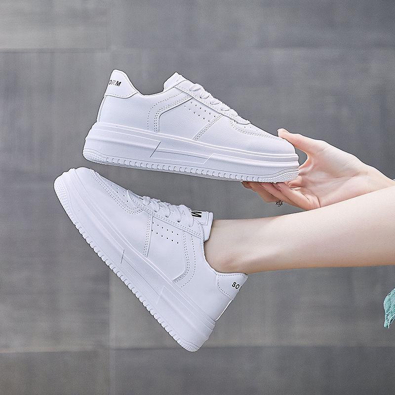 Platform white shoes women's 2025 spring new women's shoes heightened versatile casual sports shoes sub-board shoes popular muffin