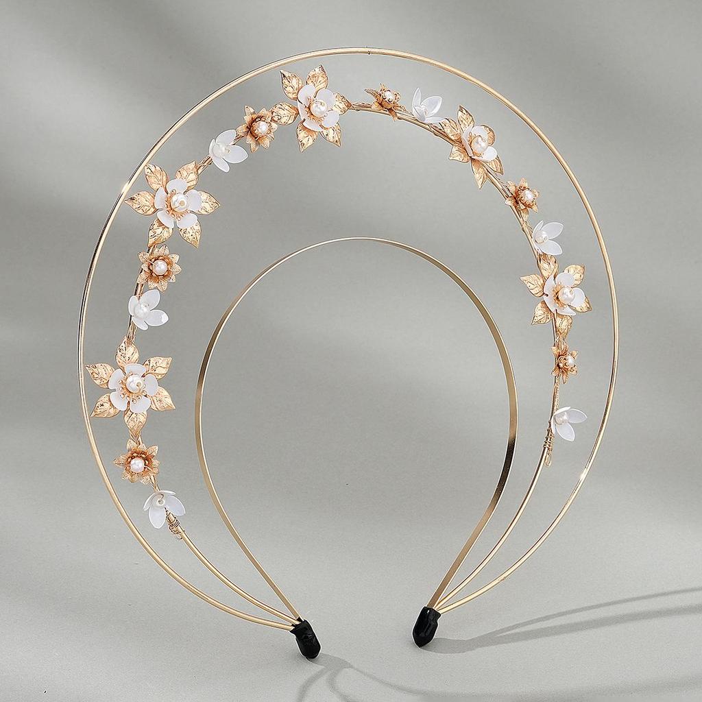 Vintage Lolita Virgin Mary Halo Tiara: Handmade Floral Pearl Headdress for Fashion Shows