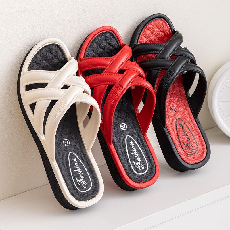 The New Fashionable Women's Slippers Are Versatile Wear Thick-soled Slope-heeled Height-increasing Anti-slip and Wear-resistant Flip-flops
