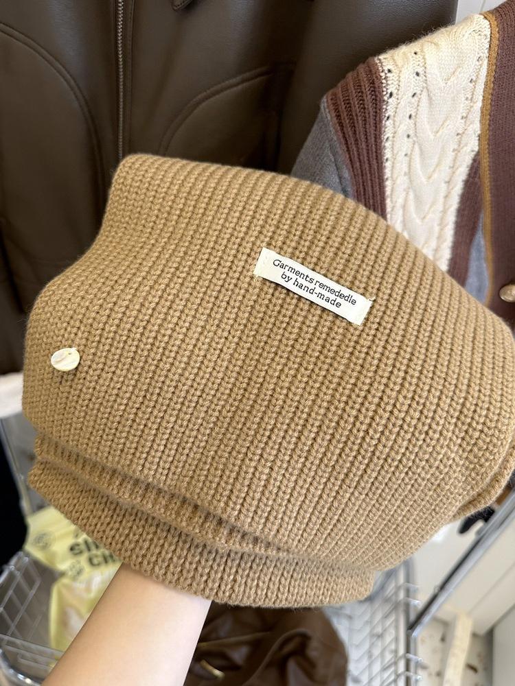 

Korean Chic Solid Wool Blended Knitted Scarf Men Women Fall Winter Shell Button Decorate Thick Couple Scarfves Thermal Muffler