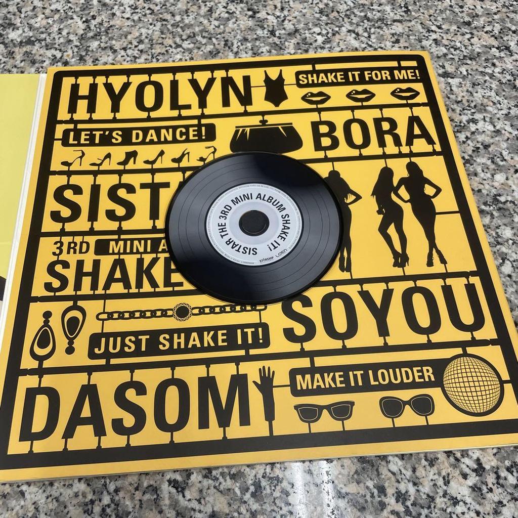 [USED] SISTAR SHAKE IT Korean Edition CD 3rd Mini Album Accessories Discount