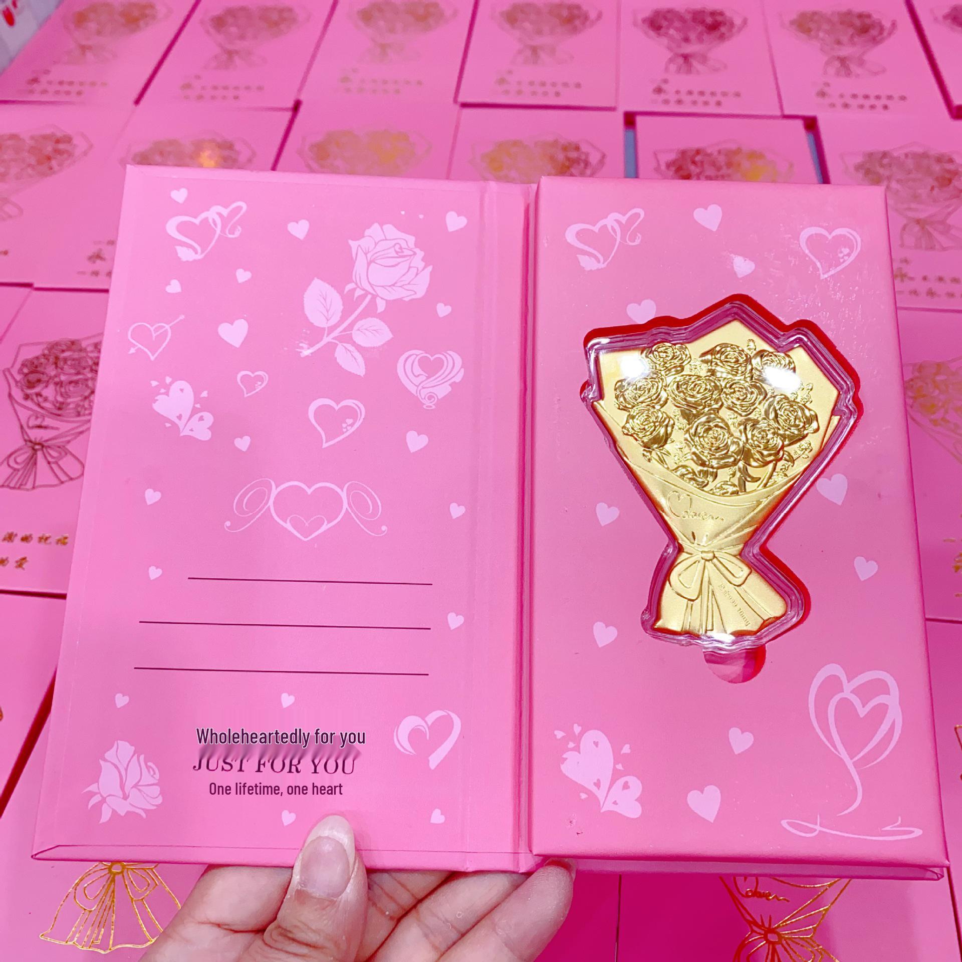 

Букет из чистого золота с красным конвертом - Идеально для свадеб или дней рождений.