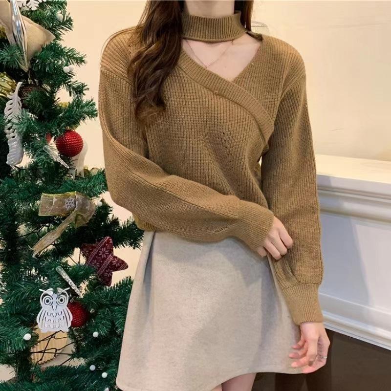 Autumn And Winter New Design Sense Hanging Neck Sweater Women's Fashion V-neck All-match Slimming Clavicle Knitted Top