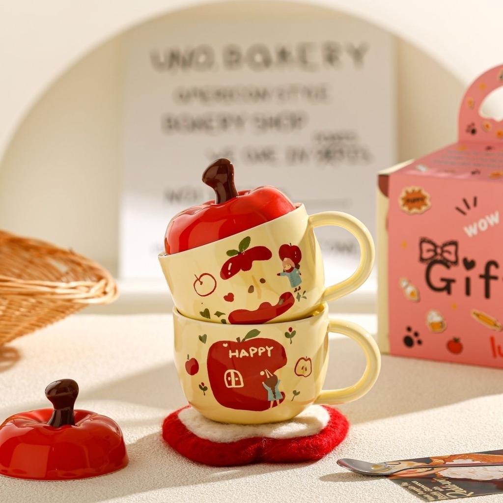 Niedliche Apfel-Keramiktasse mit Deckel Löffel Geschenkbox Kreative Haushalts-Wassertasse für Mädchen Super süße Souvenir-Geschenktasse