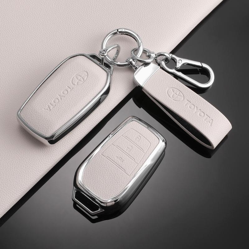 Läder Bilnyckel Fodral Fobskydd för Toyota RAV4 Crown Hilux Fortuner Yaris Prius Corolla Camry Land Cruiser Avensis Verso Prado C