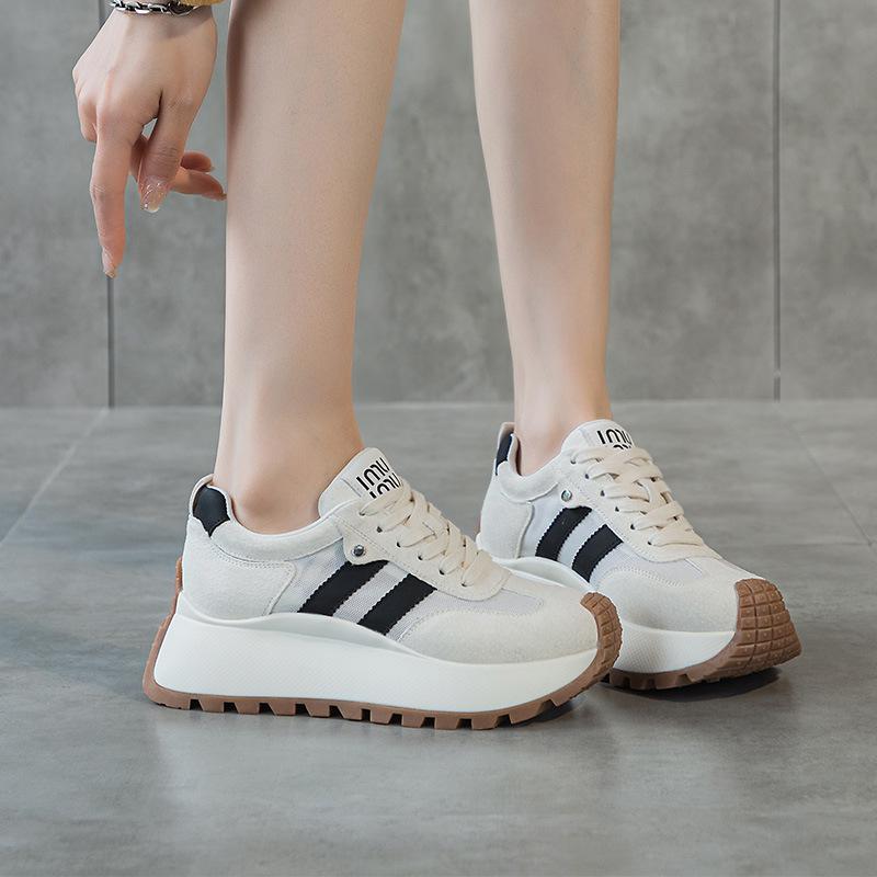 2025 new low-top sports and leisure breathable Forrest Gump dad shoes women's small size 3233 thick-soled inner height-increasing women's shoes