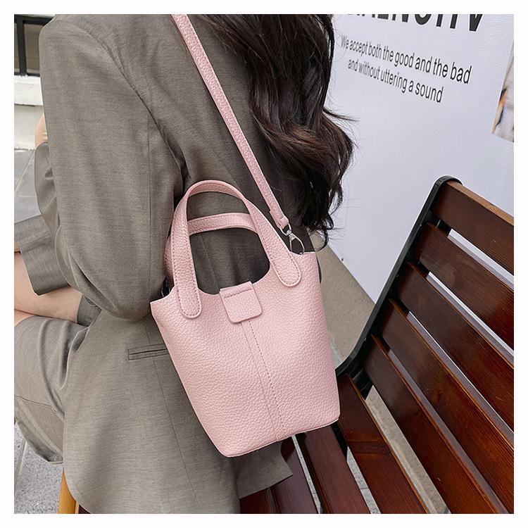 2025 Versatile Crossbody Shoulder Bag: New Niche Vegetable Basket Design for Women