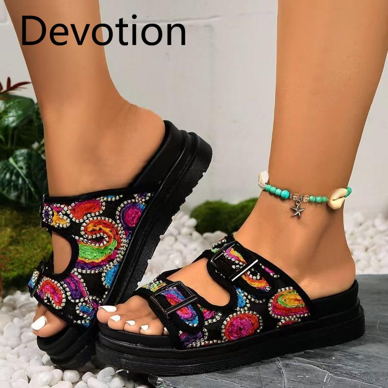 New Style Shoes: Large-sized Slippers for Women, Thick-soled One-button Casual Sandals Devotion