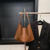 Retro style shoulder big bag bucket bag autumn new large capacity commuter tote bag fashion women's bag