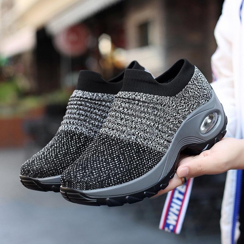 2025 Summer New Large Size Casual Women's Shoes Flying Woven Breathable Soft Sole Versatile Mother Walking Shoes Foreign Trade Shoes