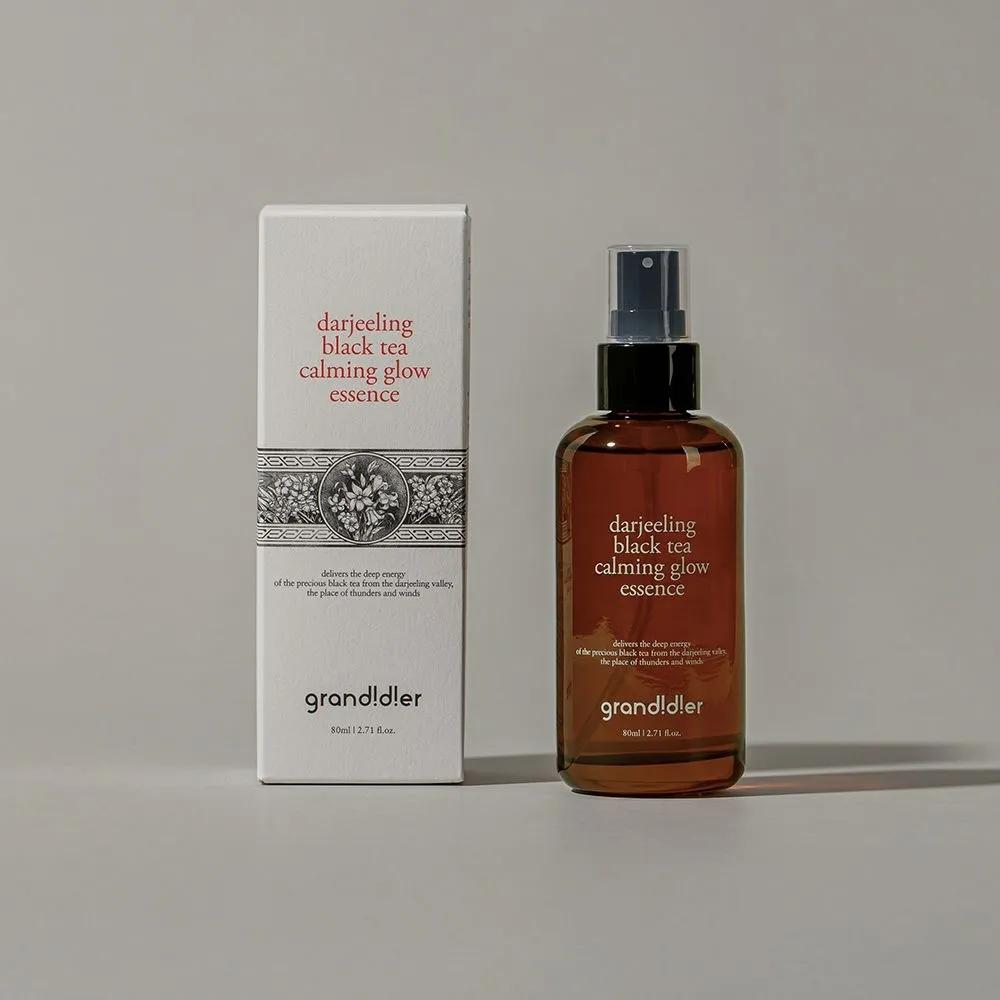 

Dazzling Black Tea Calming Glow Essence 80ml