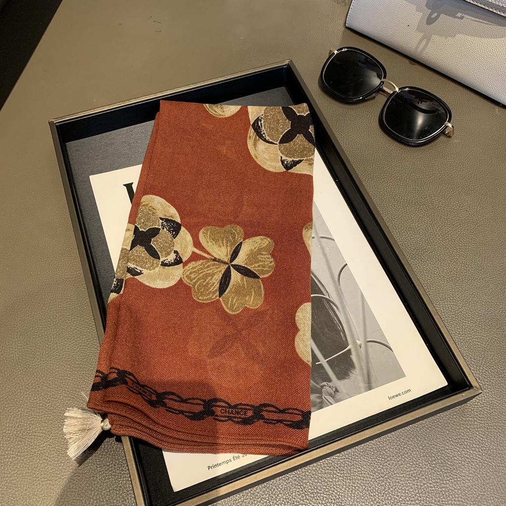 Polka Dot Silk Scarf Women'S High-End Small Square Scarf Fashion Versatile Sunscreen Shawl Scarf Fringed Decorative Scarf