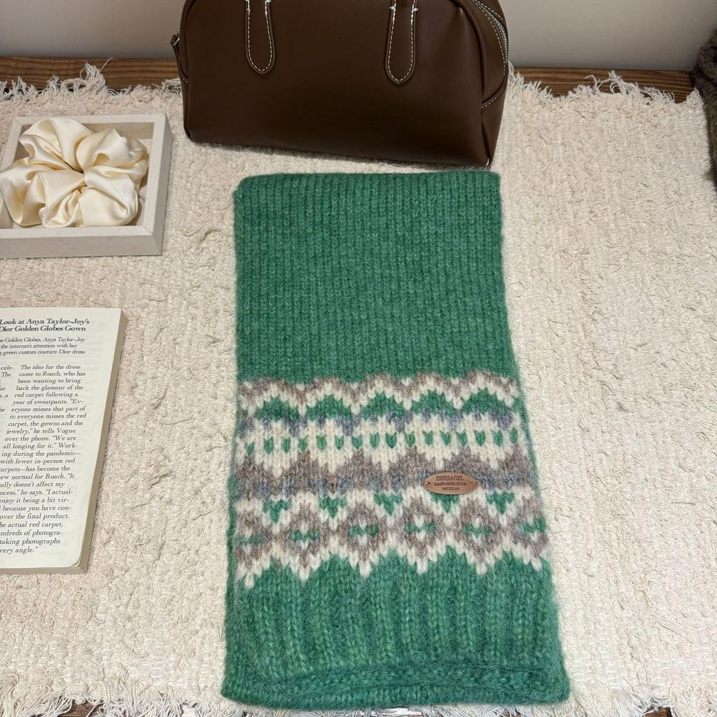 Autumn and winter wool knitted Christmas scarf red retro scarf to keep warm, autumn and winter scarf female atmosphere