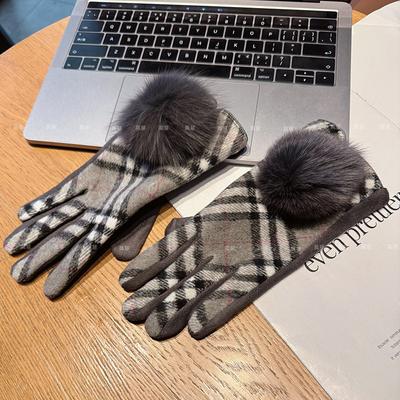 Plaid German Fleece Season Cycling, Fleece Women Point Fingers To Warm Outdoor Driving