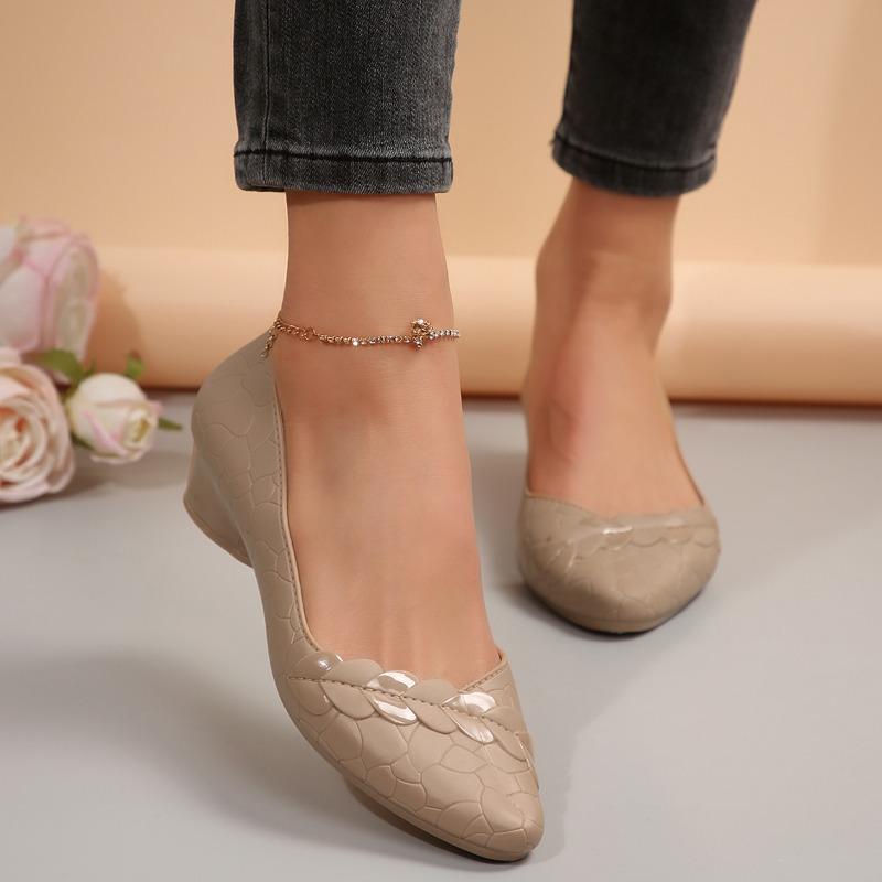 Fashion Women's Fashion Thick Heel Shoes Spring New Pointed Head Shallow Mouth Slip-on Soft Sole Anti-slip Wear-resistant Heel Shoes