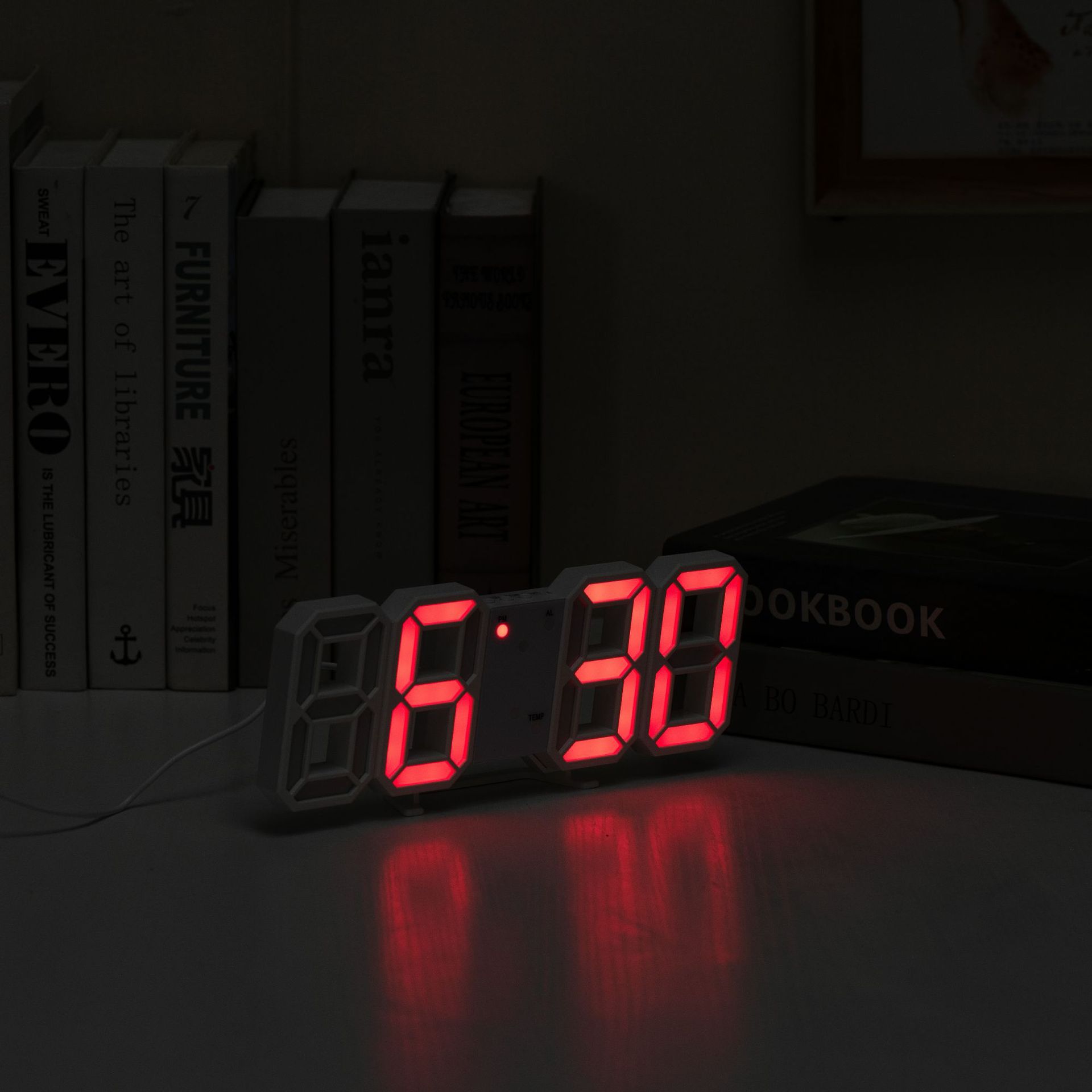 

Многофункциональные 8-символьные часы Светодиодный электронный будильник Маленький будильник Цифровые часы температуры Настенные электронные часы Современные