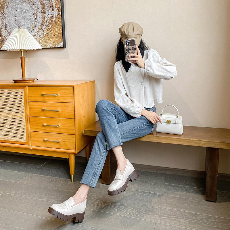 8Cm small inner height increase round head small leather shoes women's new single shoes thick sole white women's small size 3233