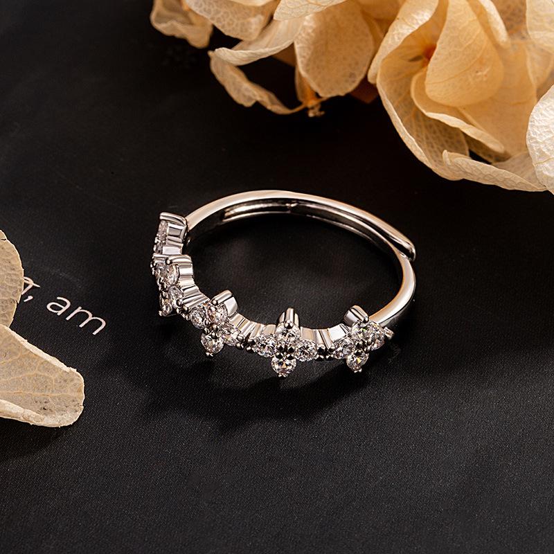 Trendy Women's Open Flower Ring: Exquisite, Fashionable, Light Luxury Jewelry for Index Finger