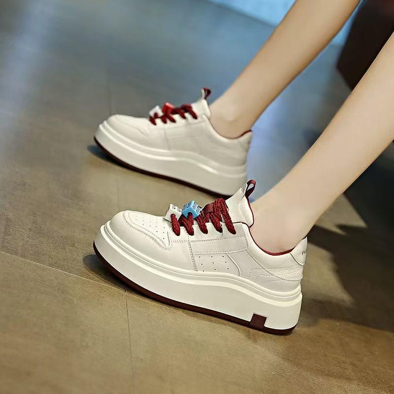 Platform white shoes women's 2025 women's new popular versatile super fire heightening lace-up lightweight sports and leisure board shoes