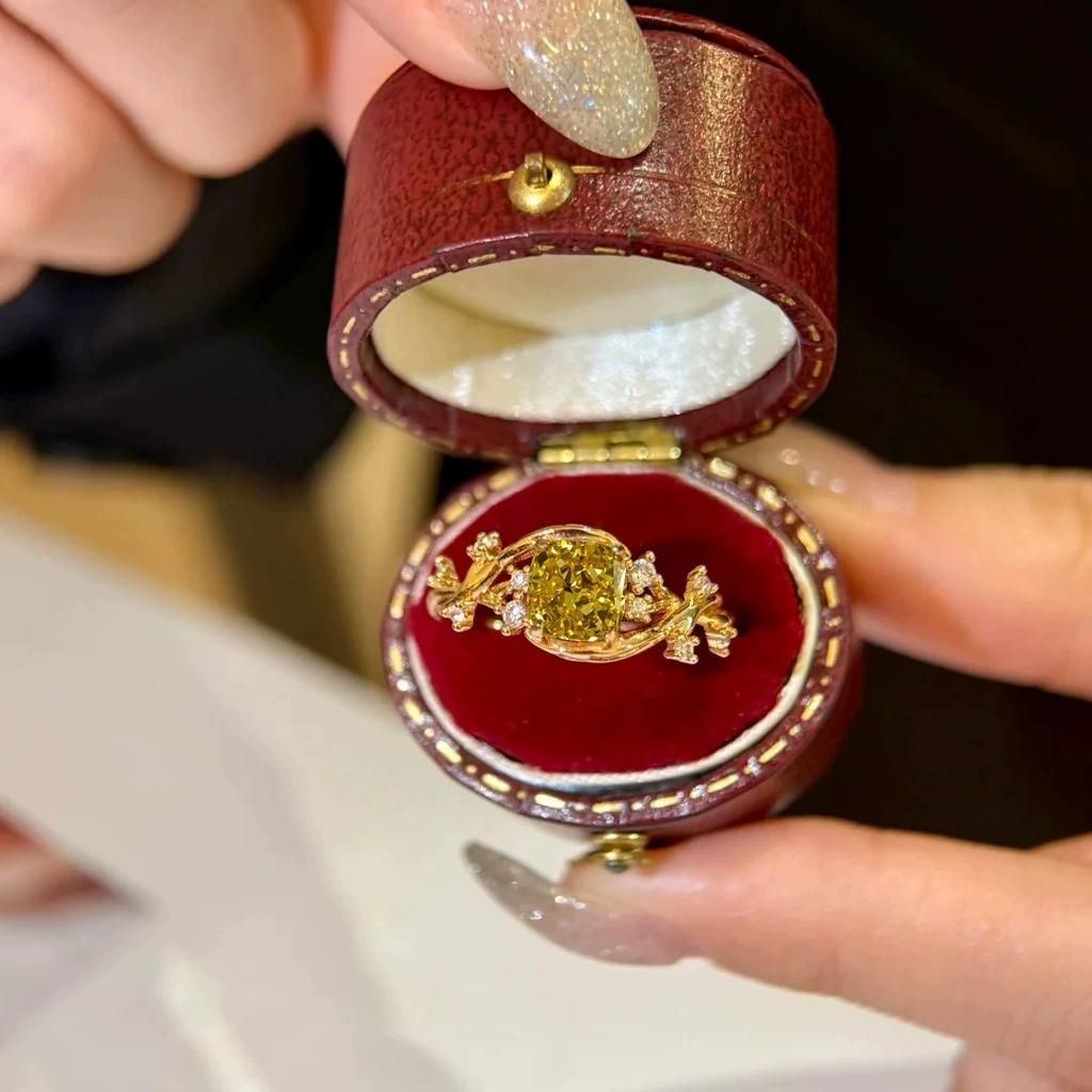 Flowers Bloom In The Middle Of Summer, Square Diamonds Flash, Vine Wraps, Yellow Diamond Rings, Women'S High-End Sugar Cube Colored Treasure Rings