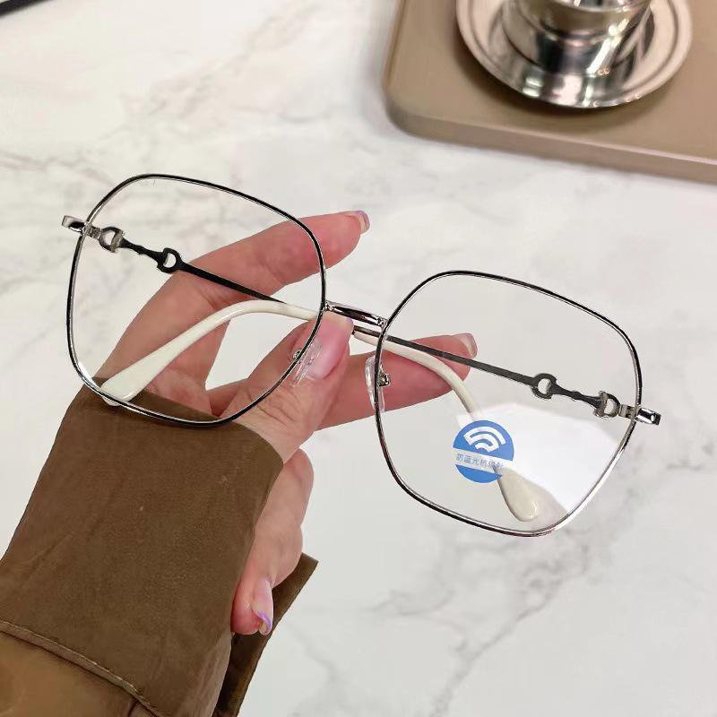 Unisex Slimming Square Metal Frame Anti-UV Sunglasses for Women