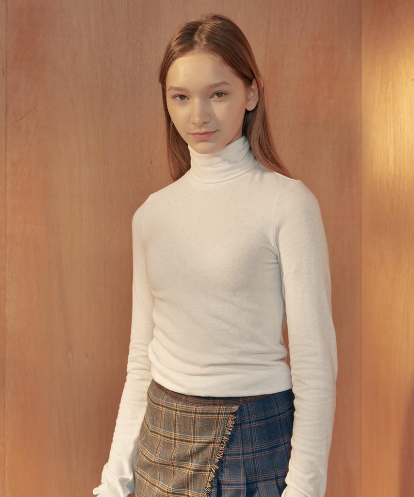 NEAR&DEAR Basic Turtleneck T-Shirt
