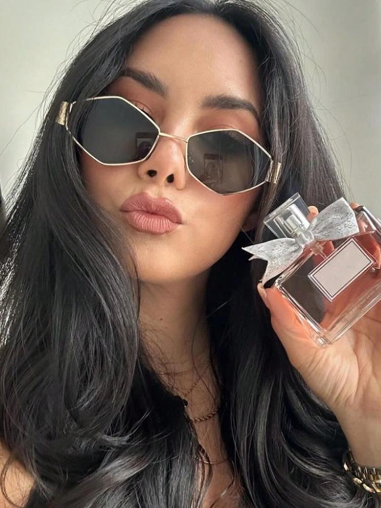 1Pc Fashionable Rhombus Glass Frame Glasses Suitable for Any Face Shape Perfect for Parties Holiday Gifts Unisex