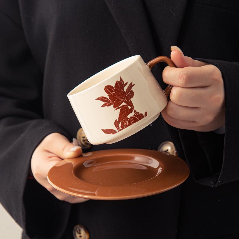 Kaffeetassen- und Untertassenset, Keramiktasse, Haushalt Retro Trinkbecher, Hochwertiges Paar, Hochwertige Frühstückstasse