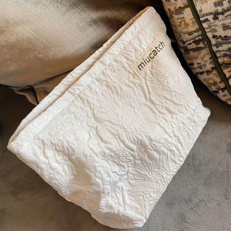 Flashing Clutch: Original Large-Capacity Makeup & Wash Travel Organizer - Simple & Portable.