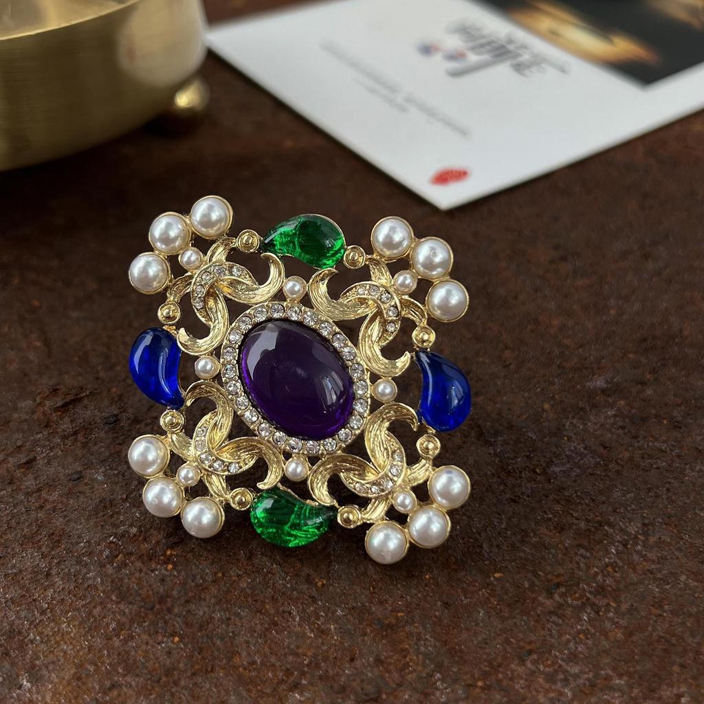 Vintage Baroque Cross Brooch Alloy Classic Retro Jewelry For Men And Women