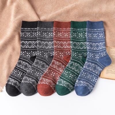 5 Paar Neue Herbst- und Winter-Doppelnadel-Diamant-Herren-Mittelrohr-Freizeitsocken Ethnischer Stil Verdickte Warme Wollsocken