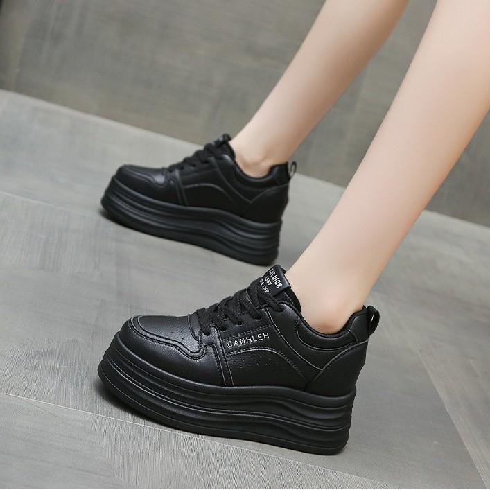 2025 new little white shoes women's shoes super fire versatile thick sole heightening breathable sports board shoes soft sole casual bread shoes