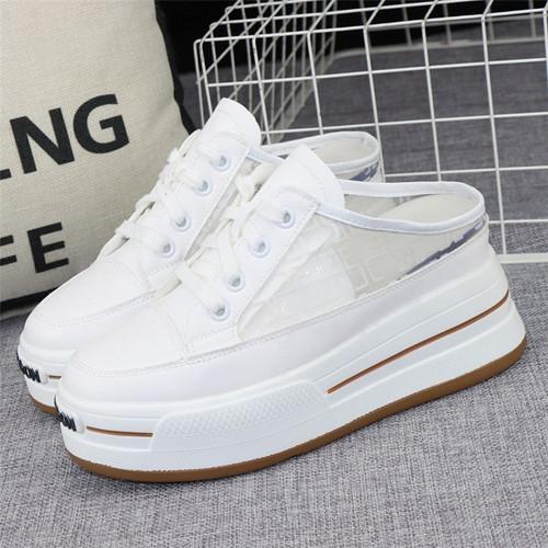 fashion 8CM Flat Shoes Female Slippers Soft Cover Toe Slides Slipers Women on A Wedge Platform Comfort Summer 2024 Fretwork Rubber PU