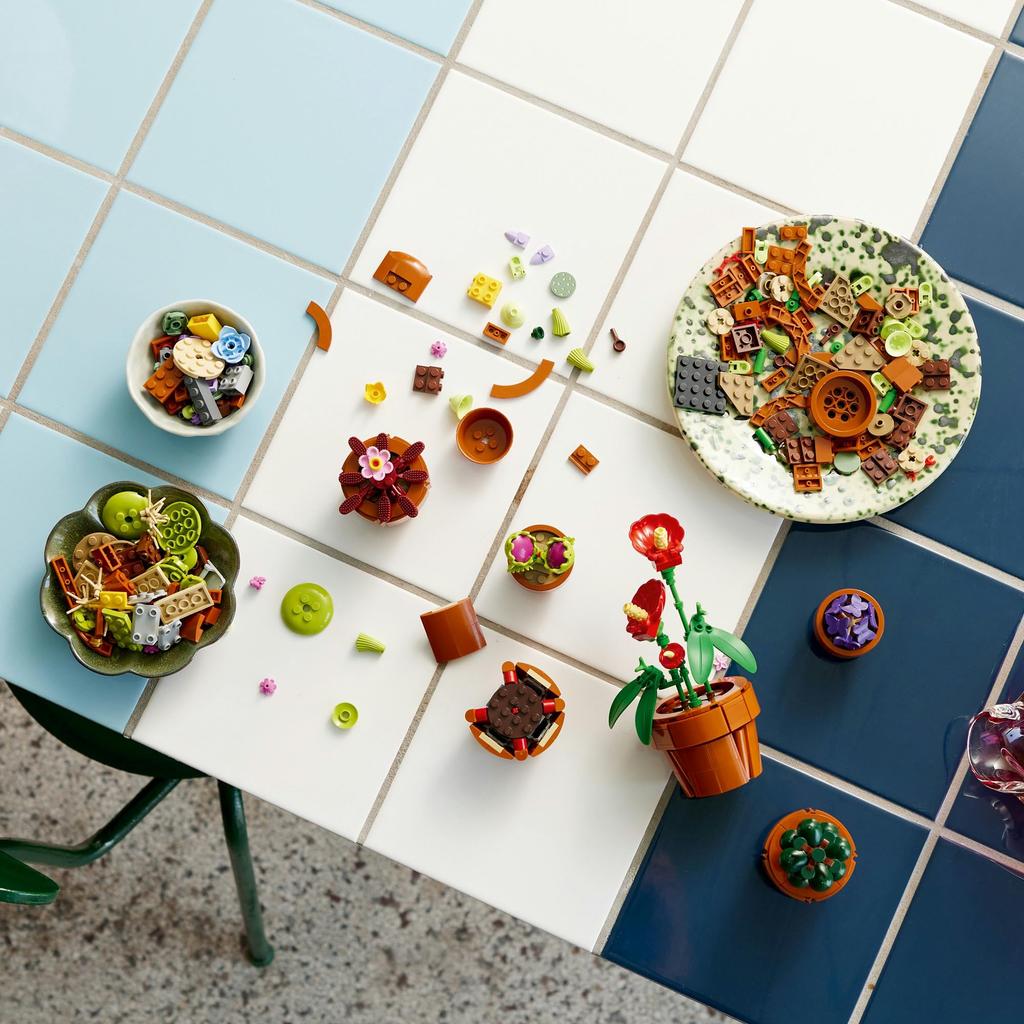 LEGO Botanical Mini Plant Set, 758 Pieces, Toy, Birthday, Christmas Gift, Building Blocks, Mother's Day, Father's Day, Gift for Men and Women, Artific
