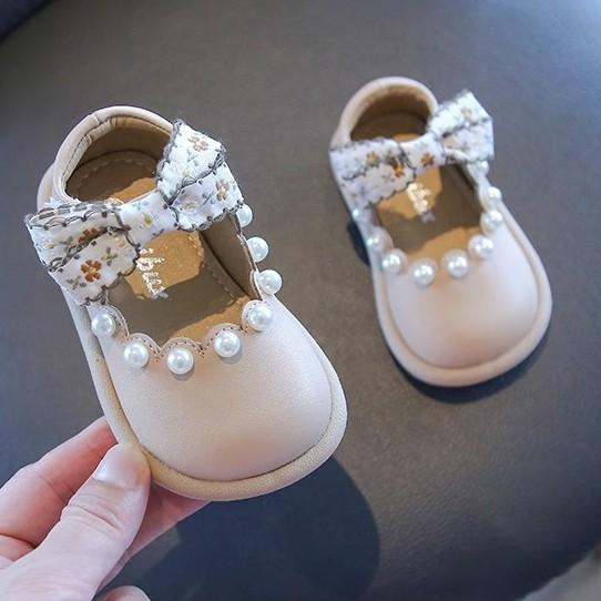 Girls princess shoes 2025 Korean version of spring and autumn new children's pearl small leather shoes soft sole infant Internet celebrity leat