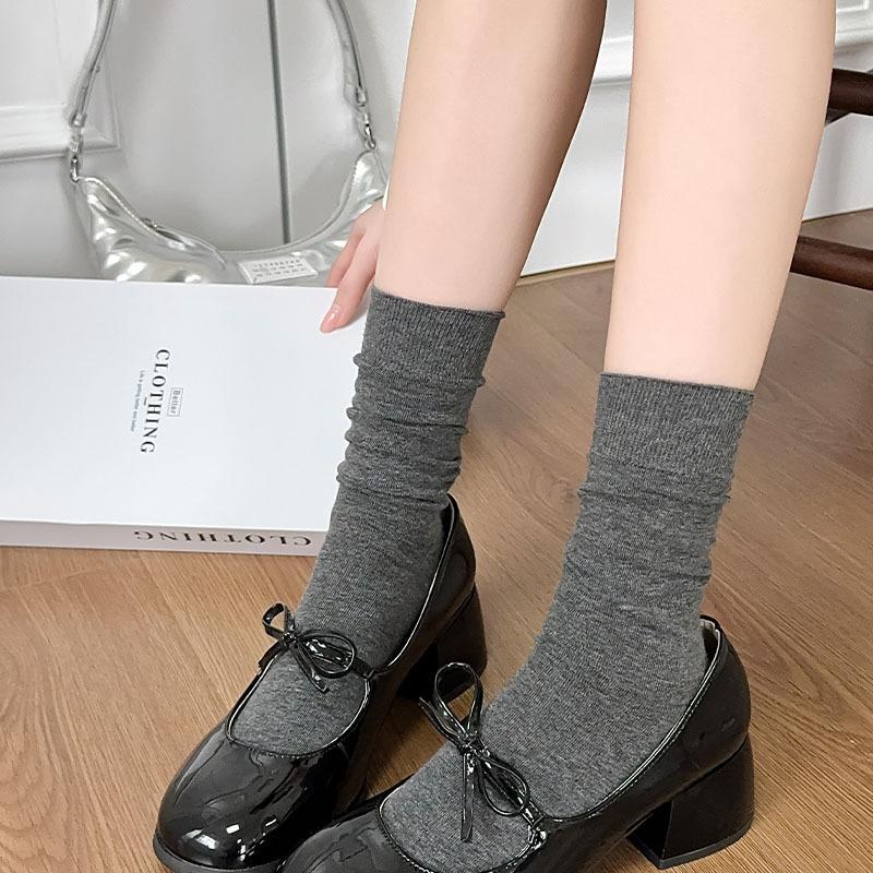 Stacks Of Socks And Socks, Solid Color Thin Mid-Season Socks, Loafers, Basic Models With Versatile And Simple