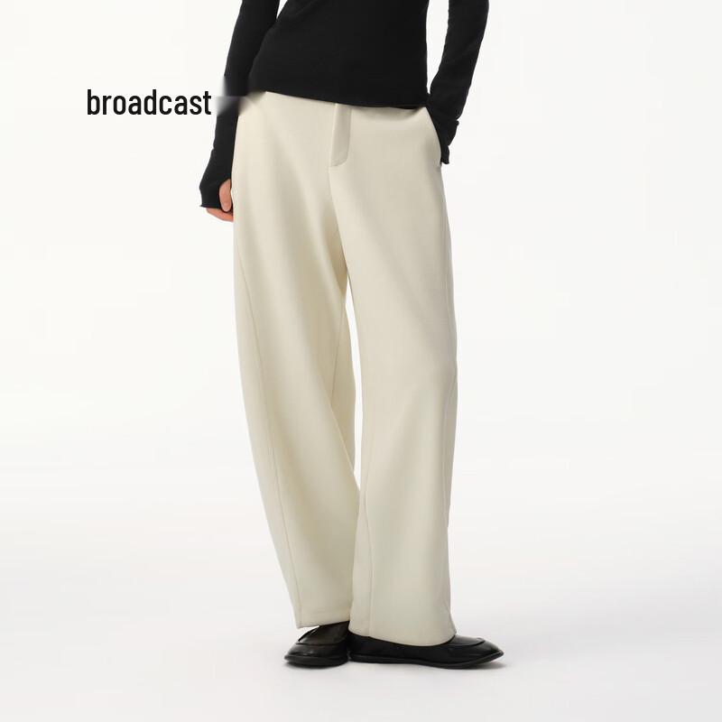 broadcast Women's Banana Fit Casual Pants